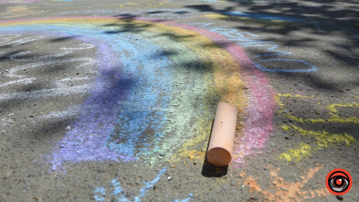 У Коломиї відбувся конкурс дитячих малюнків на асфальті 7