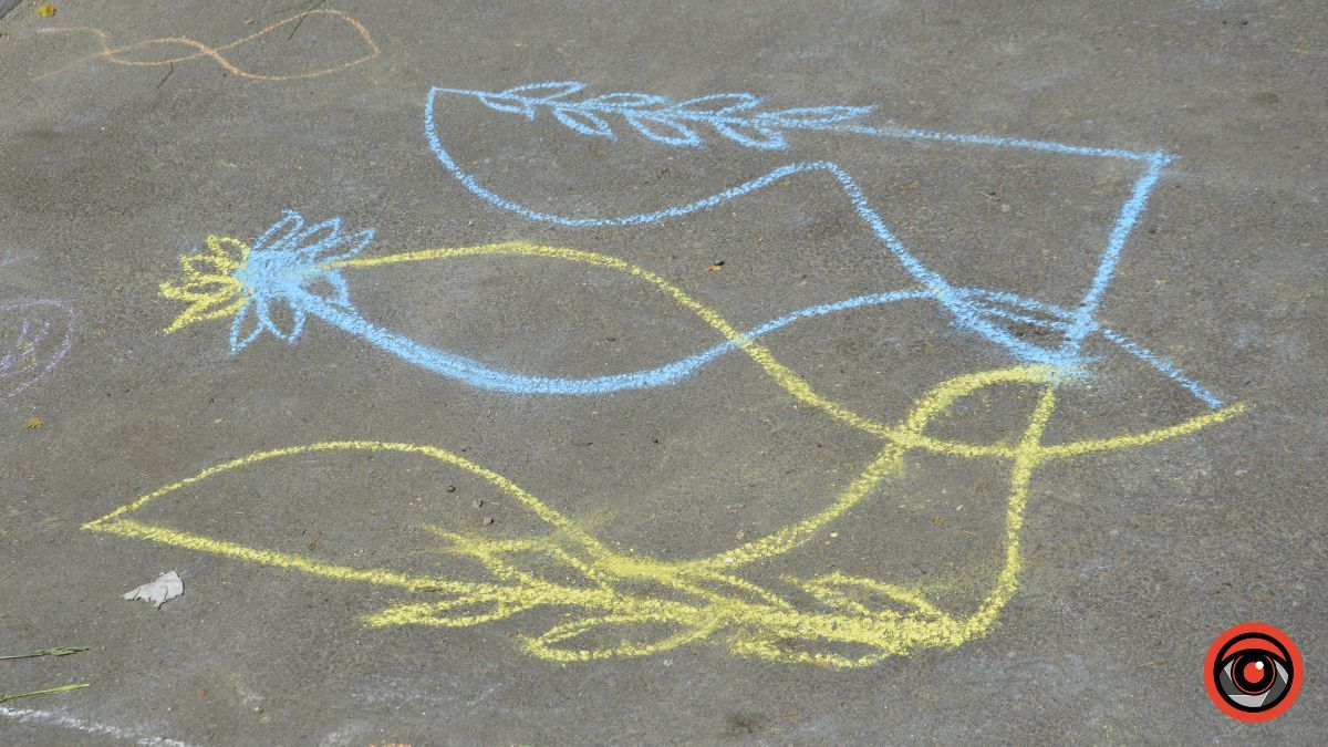 У Коломиї відбувся конкурс дитячих малюнків на асфальті 4