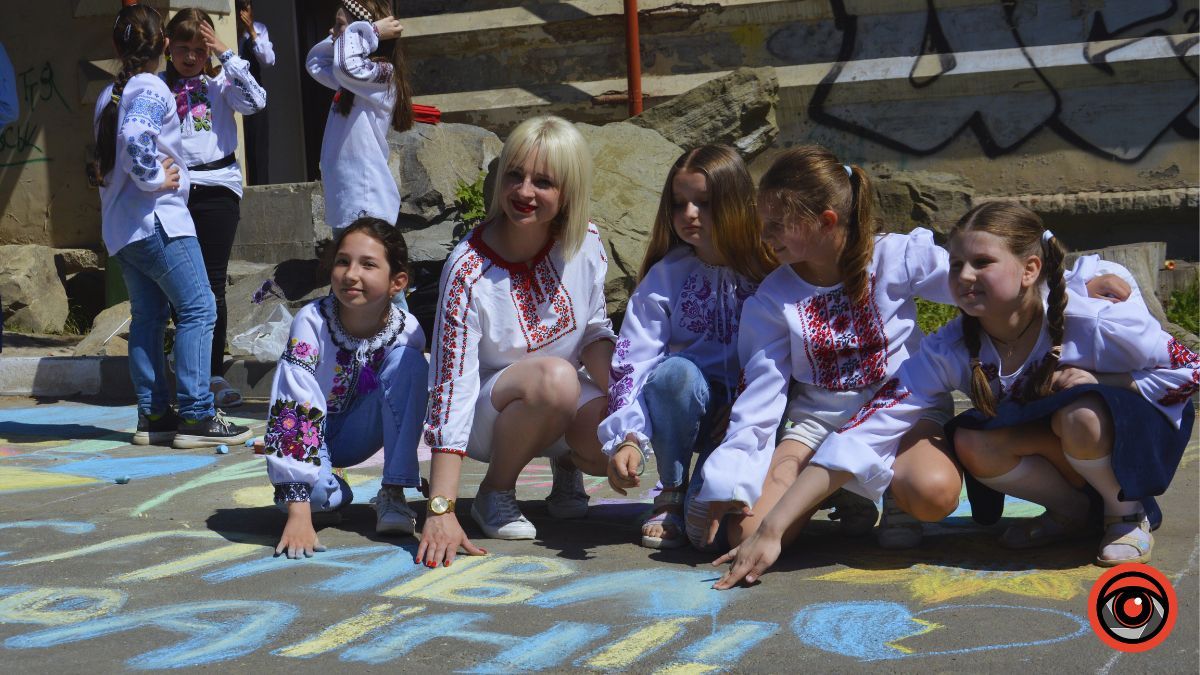У Коломиї відбувся конкурс дитячих малюнків на асфальті
