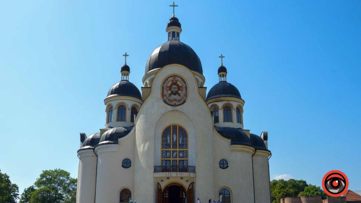 Розклад Богослужінь на свято Пресвятої Трійці | Оновлюється 1