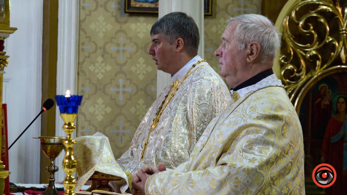 Торжественне поклоніння пречистим Тайнам Тіла і Крові Господа нашого Ісуса Христа у Святомихайлівському соборі | Фоторепортаж 2