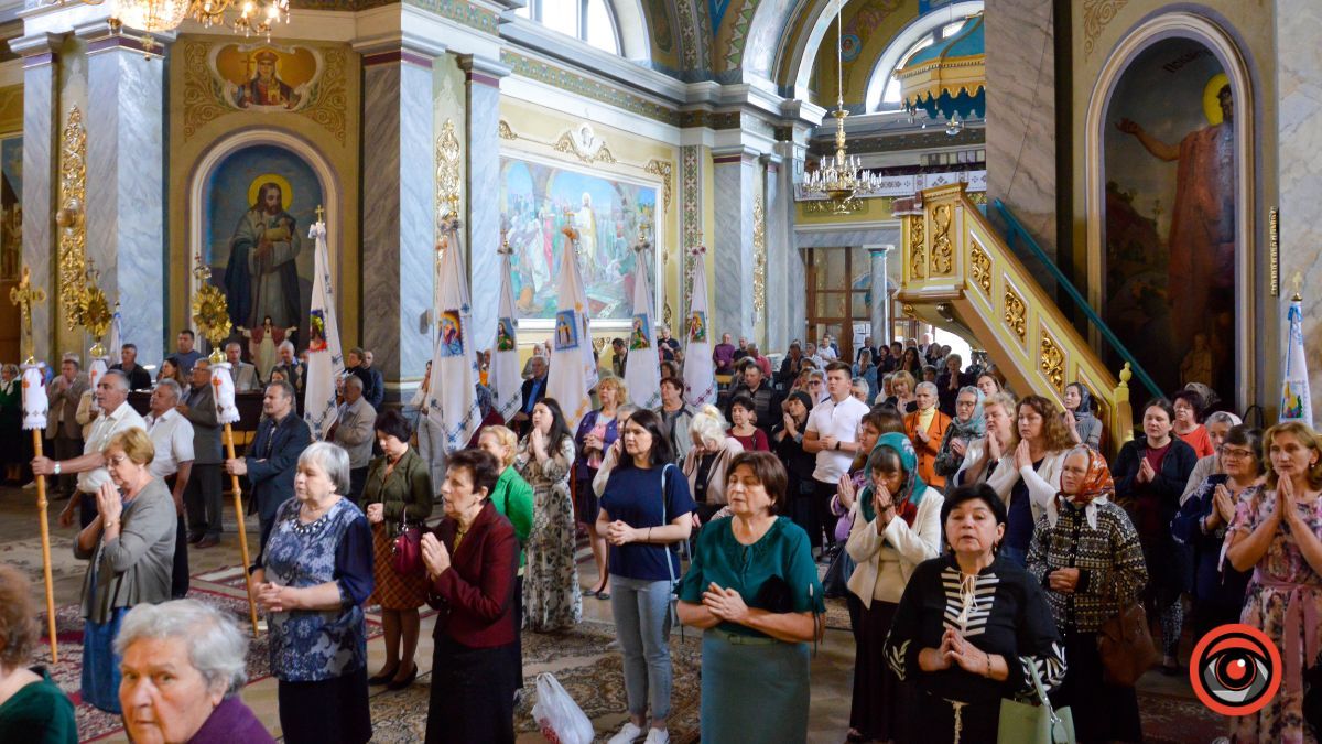 Торжественне поклоніння пречистим Тайнам Тіла і Крові Господа нашого Ісуса Христа у Святомихайлівському соборі | Фоторепортаж 3