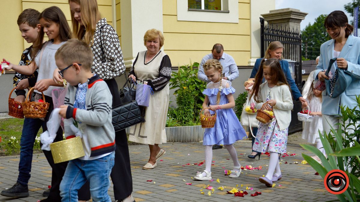 Торжественне поклоніння пречистим Тайнам Тіла і Крові Господа нашого Ісуса Христа у Святомихайлівському соборі | Фоторепортаж 9