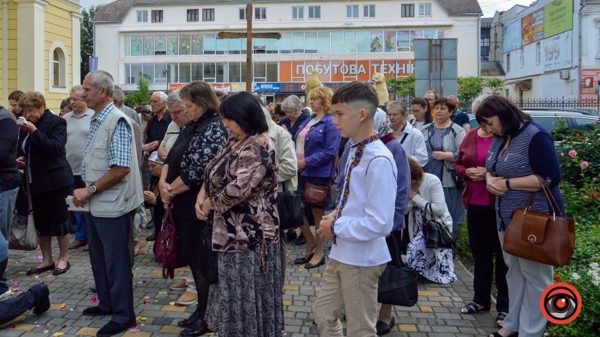 Торжественне поклоніння пречистим Тайнам Тіла і Крові Господа нашого Ісуса Христа у Святомихайлівському соборі | Фоторепортаж 13