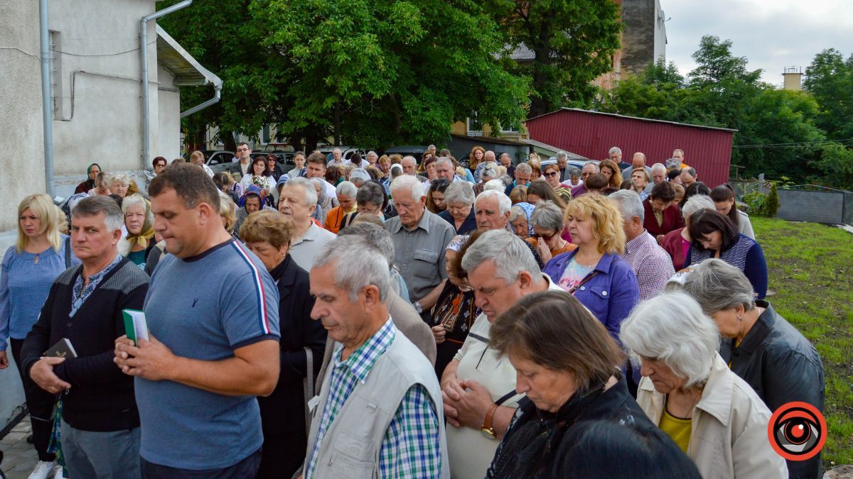 Торжественне поклоніння пречистим Тайнам Тіла і Крові Господа нашого Ісуса Христа у Святомихайлівському соборі | Фоторепортаж 15