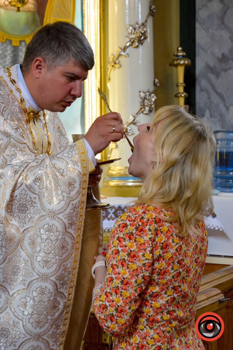 Торжественне поклоніння пречистим Тайнам Тіла і Крові Господа нашого Ісуса Христа у Святомихайлівському соборі | Фоторепортаж 7