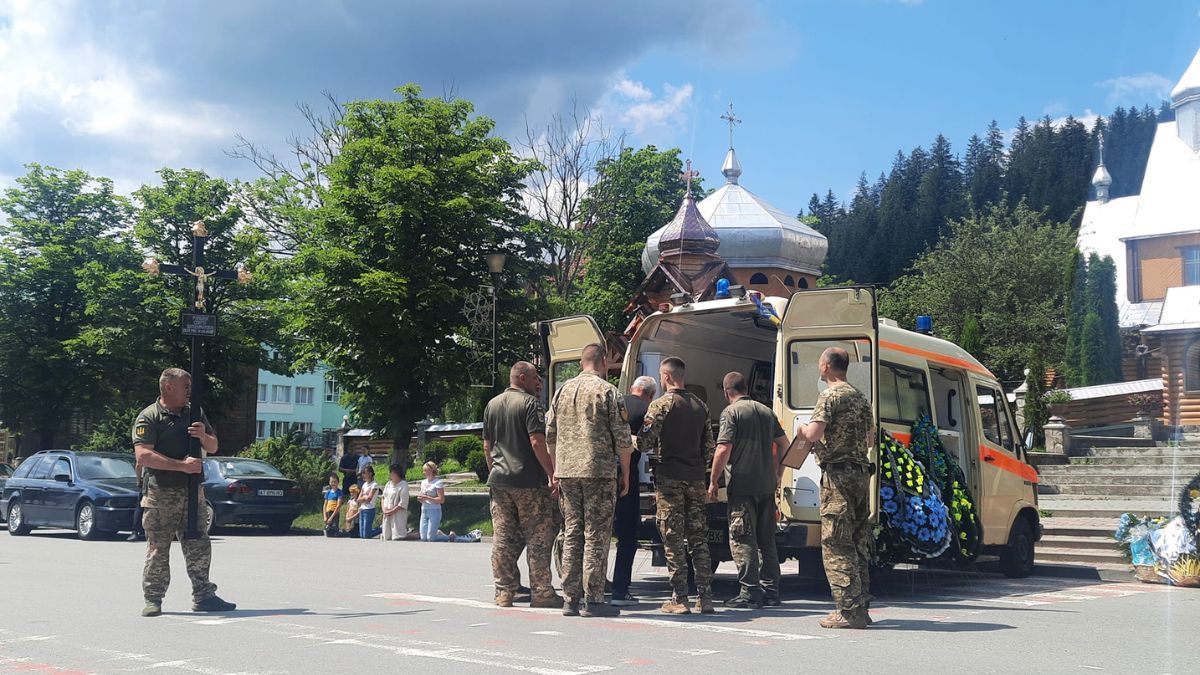 Верховинщина попрощалася з Героєм Сергієм Рильчуком 2