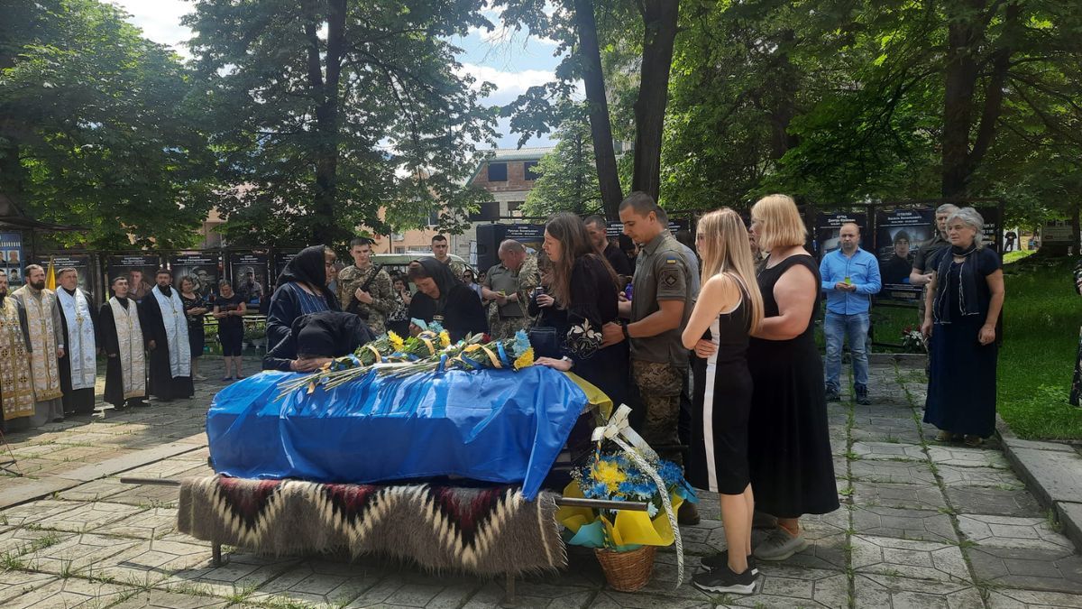 Верховинщина попрощалася з Героєм Сергієм Рильчуком