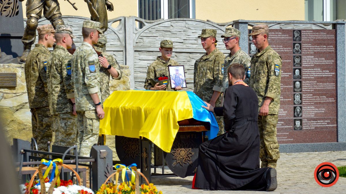 Коломия попрощалася з Героєм Василієм Гаськом 11