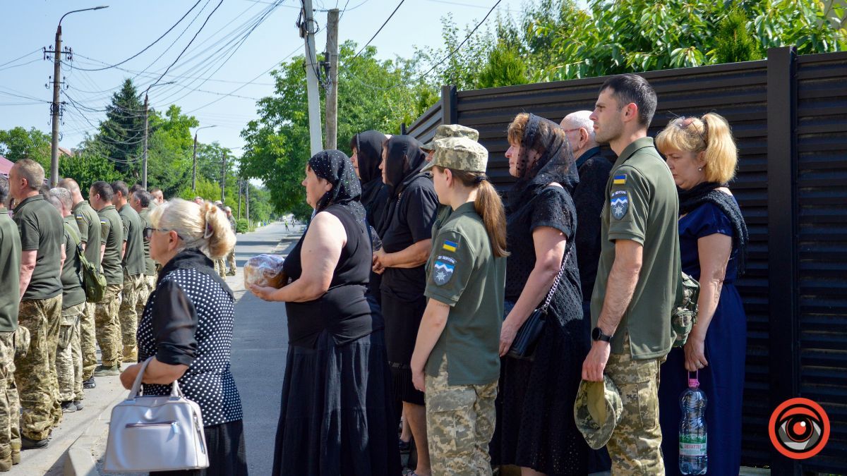 Коломия попрощалася з Героєм Василієм Гаськом 12