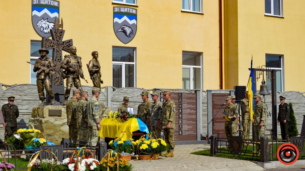 Коломия попрощалася з Героєм Василієм Гаськом 18