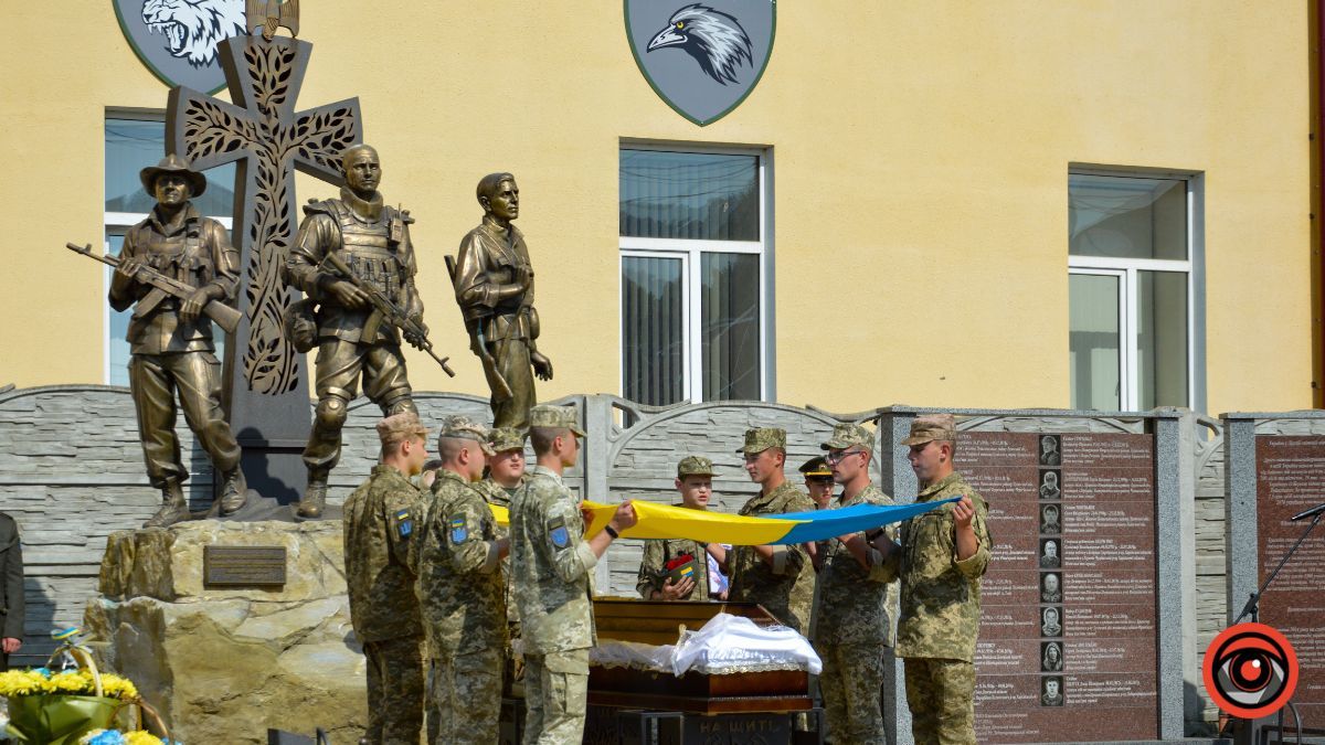 Коломия попрощалася з Героєм Василієм Гаськом 9