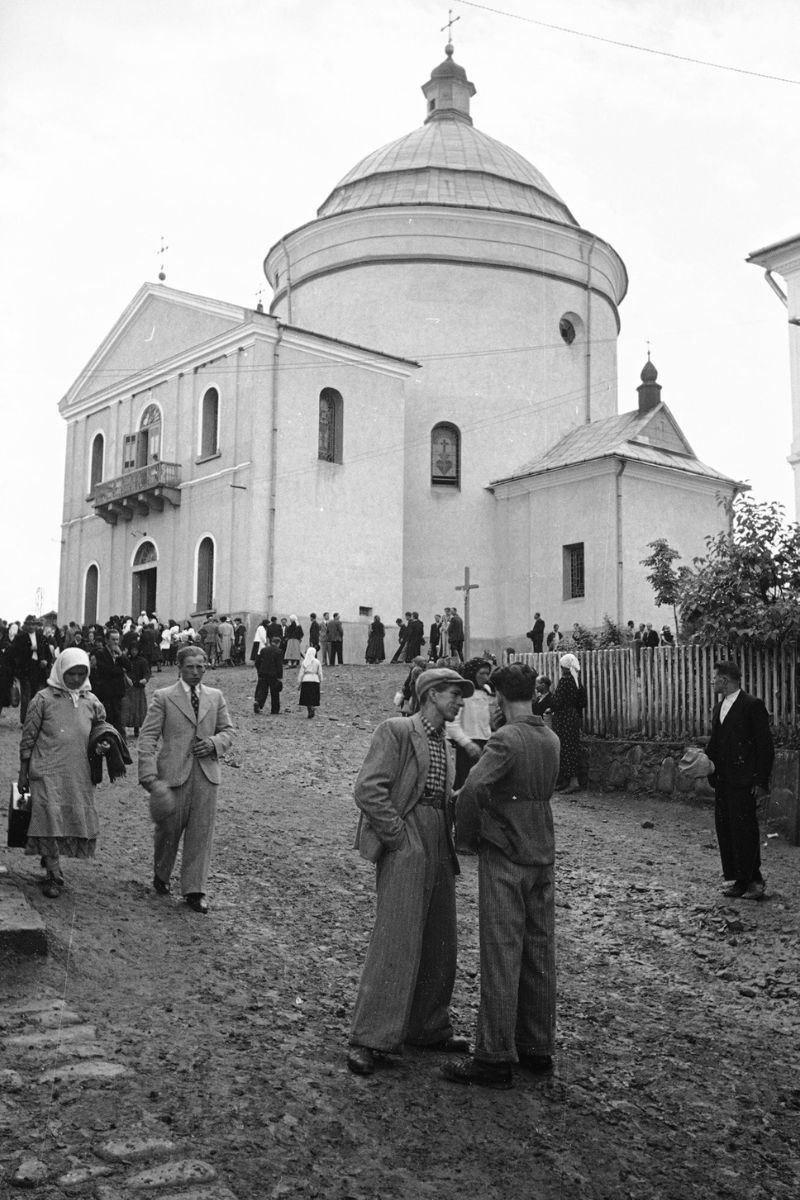 Гошів - це місце духовної сили та спокою | Як виглядає монастир сьогодні та десятки років тому? 14