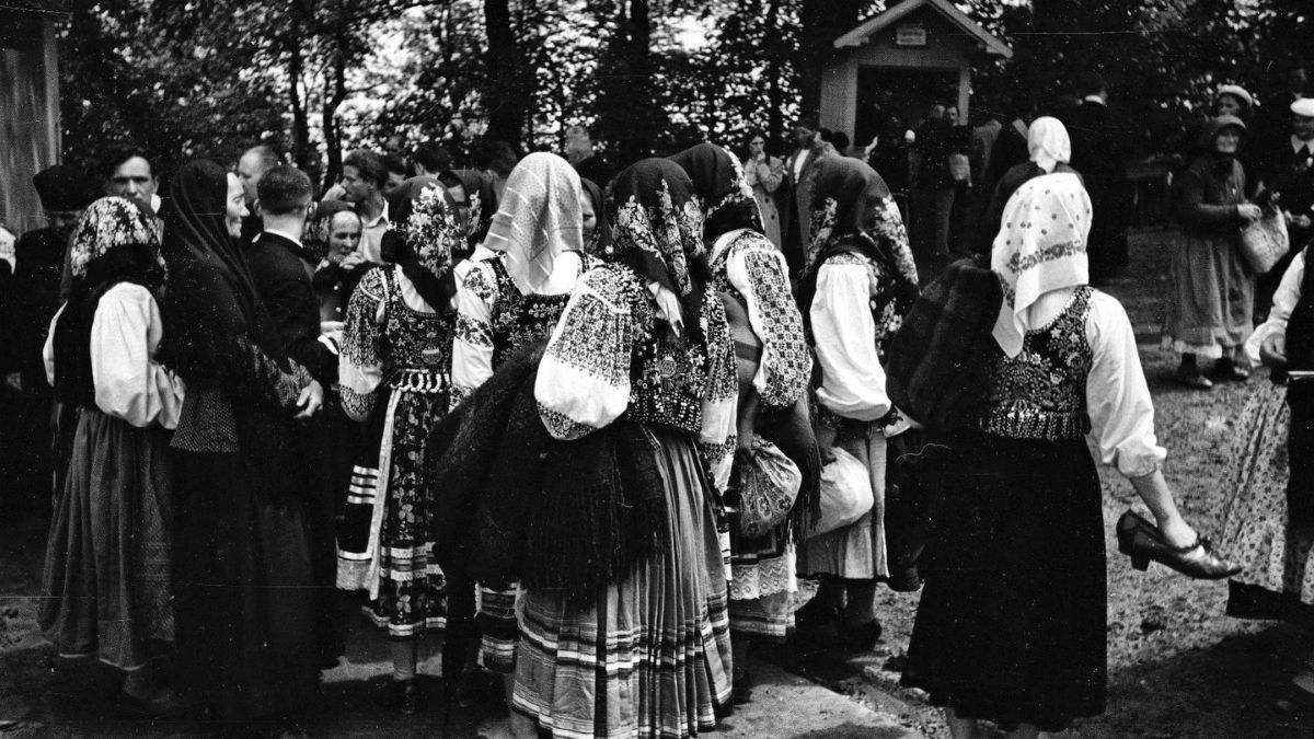 Гошів - це місце духовної сили та спокою | Як виглядає монастир сьогодні та десятки років тому? 15