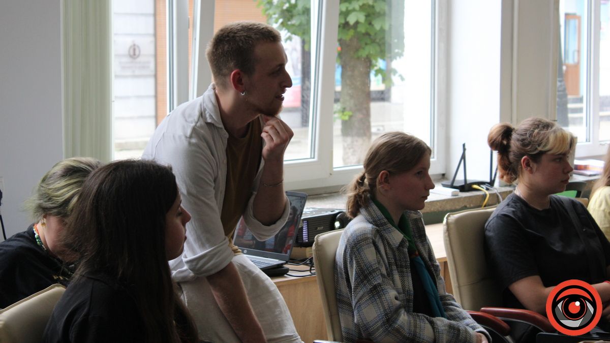 Молодь Коломиї зустрічалась із випускниками Української Академії Лідерства