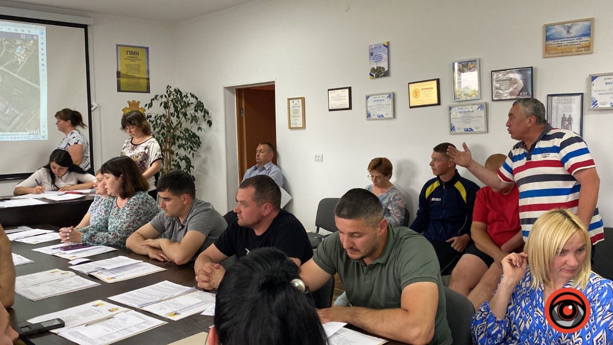 У селі П'ядики громада бореться з місцевим підприємцем і депутатом за ставки 2