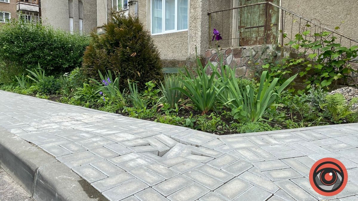 Мешканці Січових Стрільців та Лисенка скаржаться на якість відремонтованих прибудинкових територій 5