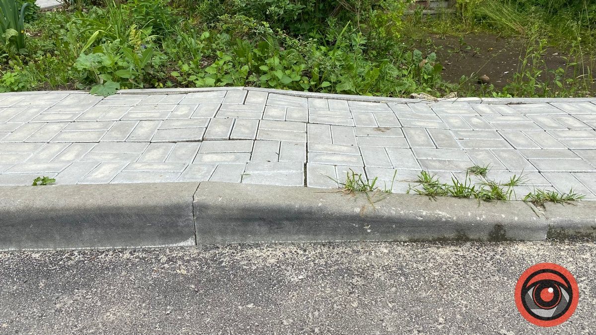 Мешканці Січових Стрільців та Лисенка скаржаться на якість відремонтованих прибудинкових територій 6