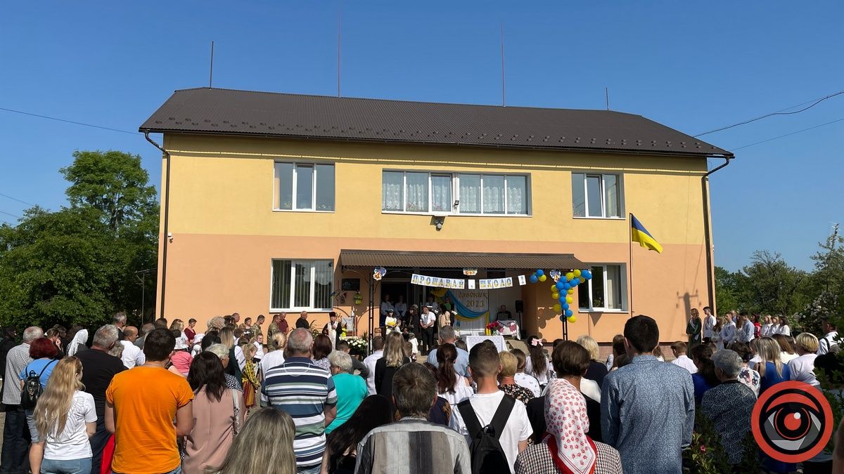 У Годи-Добровідській гімназії відкрили меморіальну дошку загиблому Герою Андрію Луканюку 7