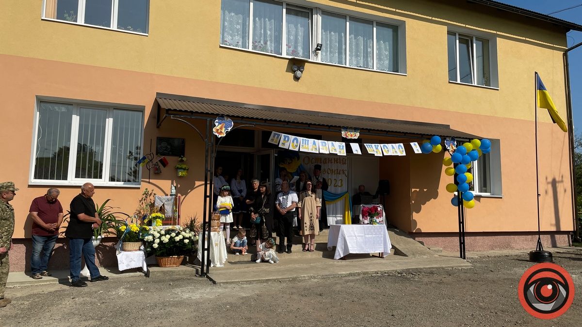 У Годи-Добровідській гімназії відкрили меморіальну дошку загиблому Герою Андрію Луканюку 8