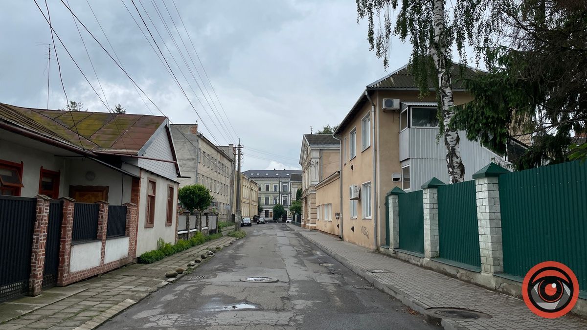 Цегельня Рамлера, перші будинки та зведення в'язниці: історія вулиці Павлика 4