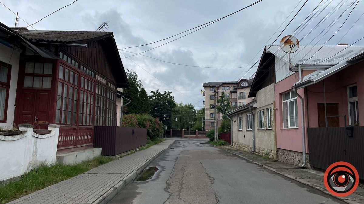 Цегельня Рамлера, перші будинки та зведення в'язниці: історія вулиці Павлика 10