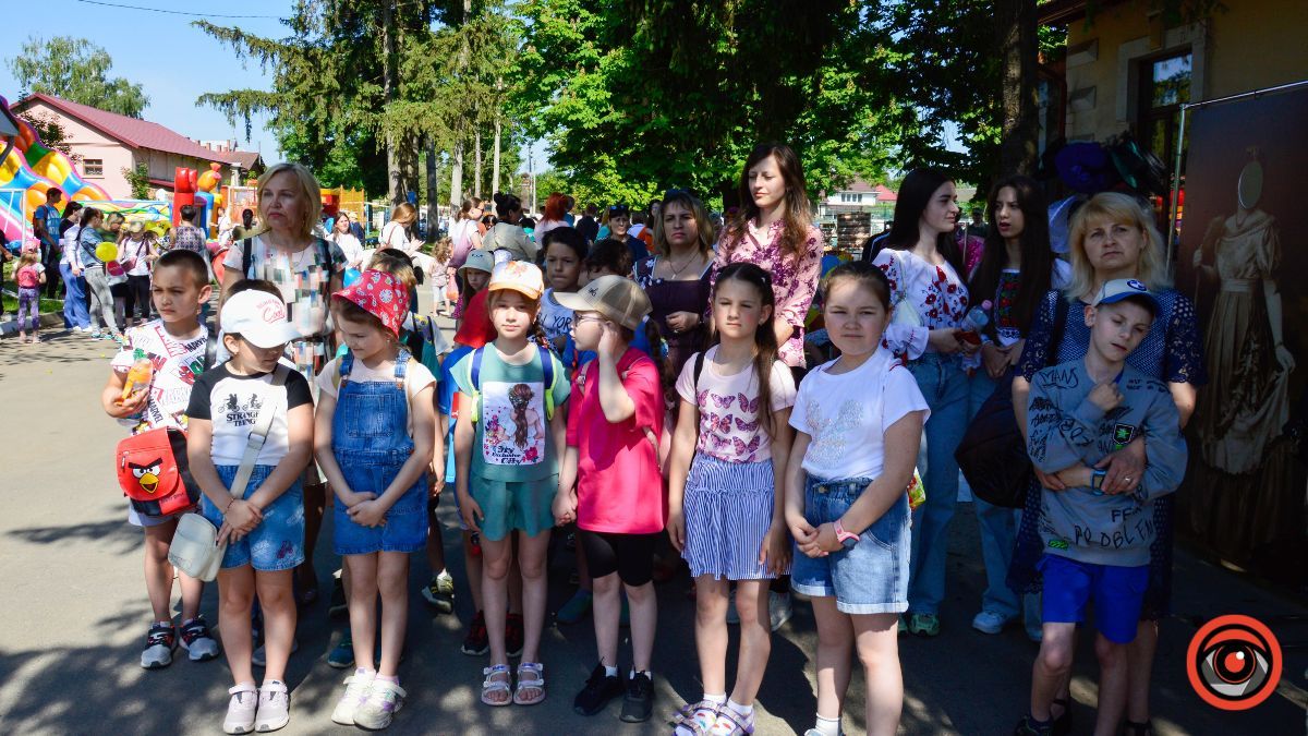 Не просто кульки і малюнки крейдою: від чого/кого треба захищати дітей
