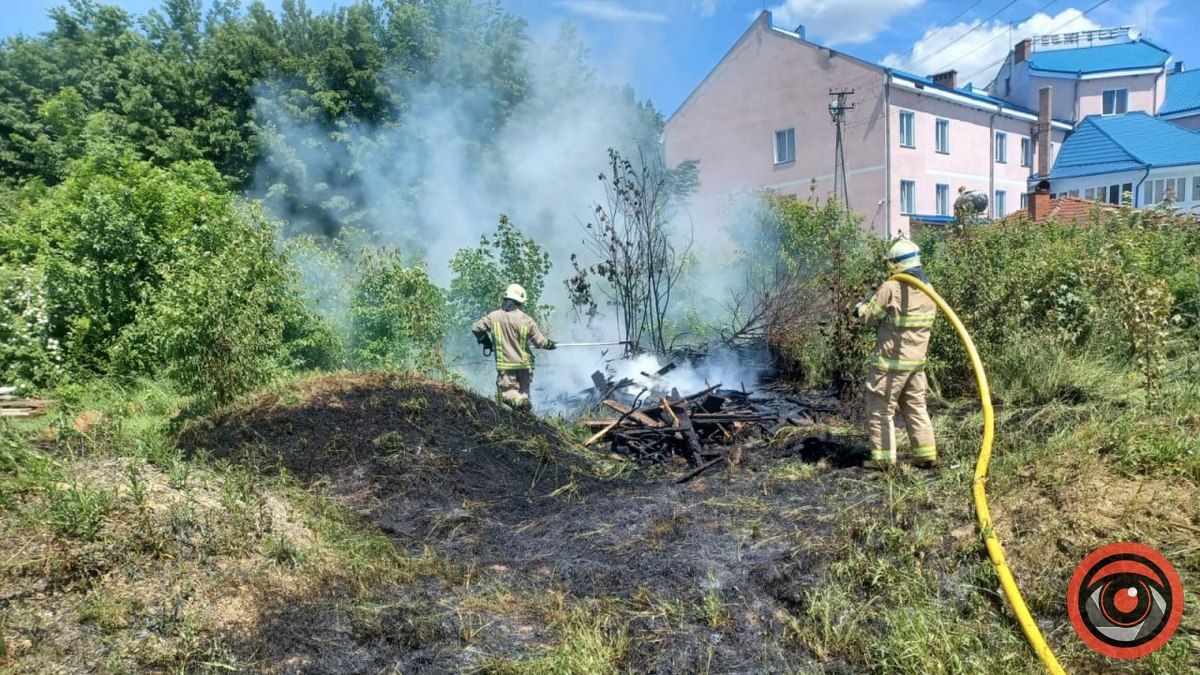 Неподалік готелю у Корничі – пожежа 1