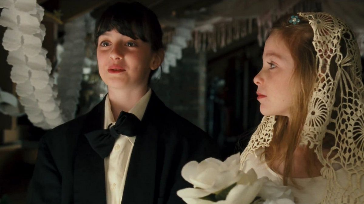 "Війна наречених": легкий фільм на вечір неділі 1