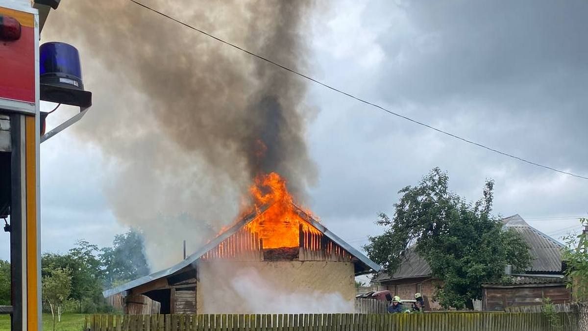У Сопові вогонь знищив будівлю