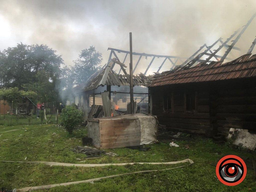 У Сопові вогонь знищив будівлю 2