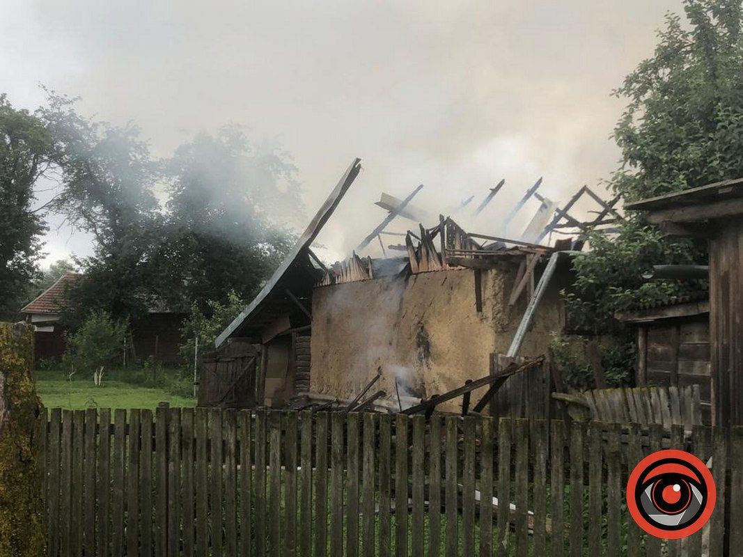 У Сопові вогонь знищив будівлю 3