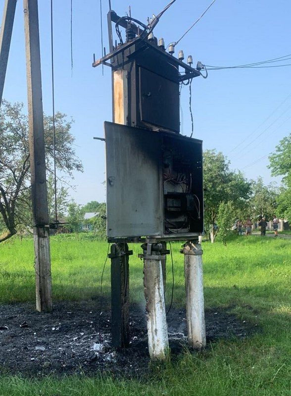 На Коломийщині вогонь охопив трансформатор 1