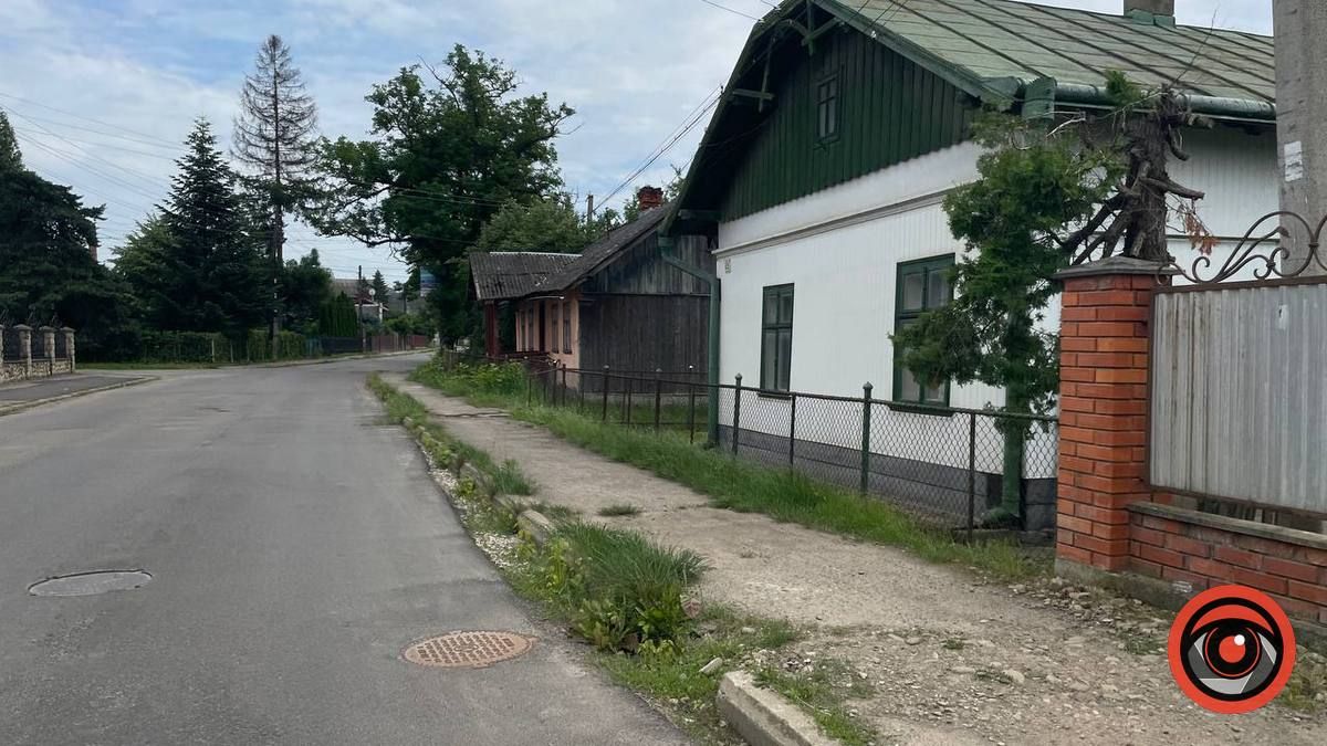 На частині вул. Довбуша відремонтують тротуари за 1,8 млн грн