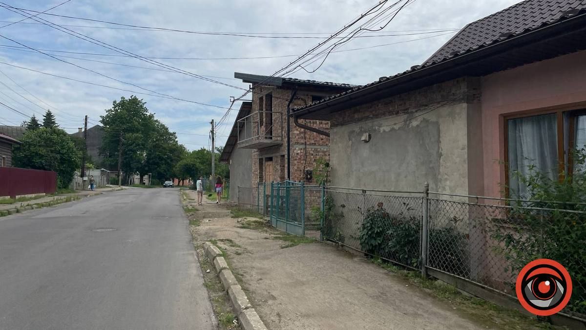 На частині вул. Довбуша відремонтують тротуари за 1,8 млн грн 2