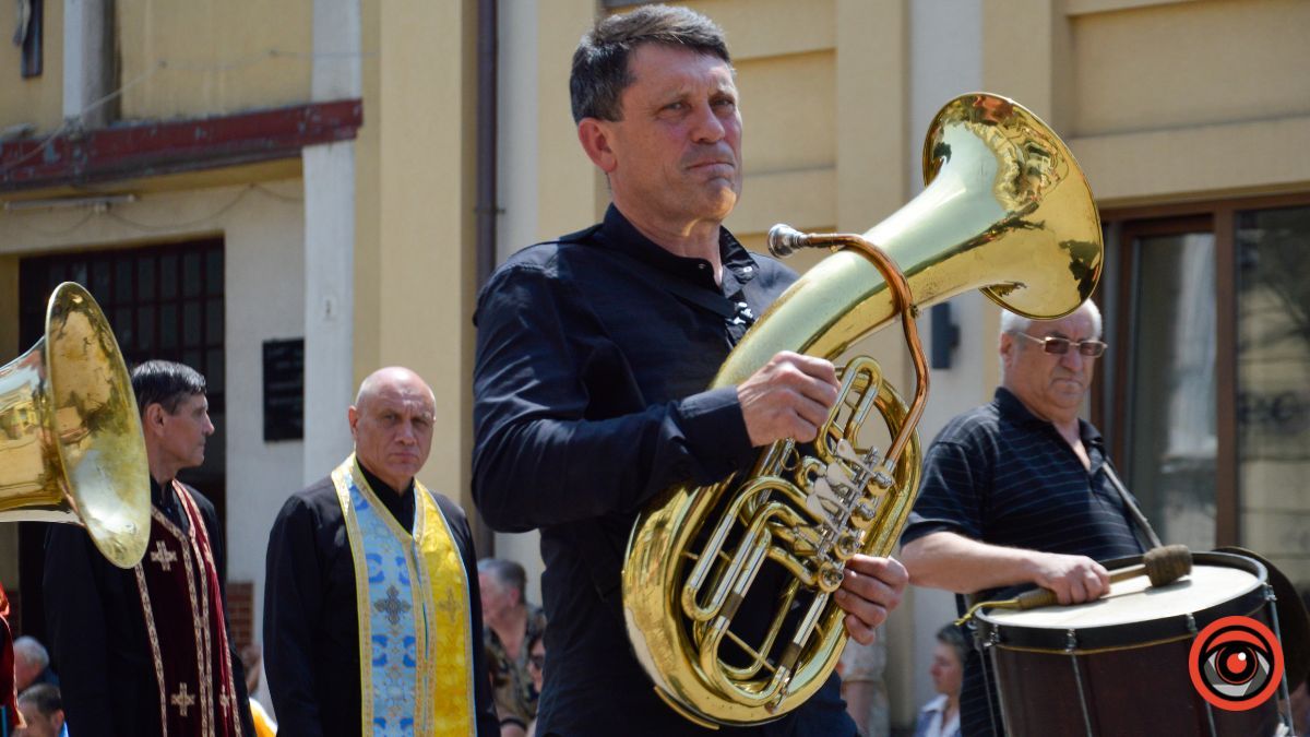 Коломия провела в останню дорогу Героя Володимира Жданова 14