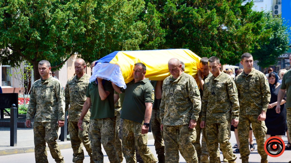 Коломия провела в останню дорогу Героя Володимира Жданова 22