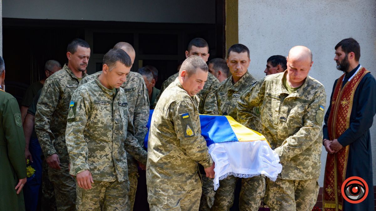 Коломия провела в останню дорогу Героя Володимира Жданова 7