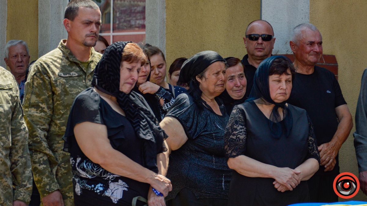 Коломия провела в останню дорогу Героя Володимира Жданова 10