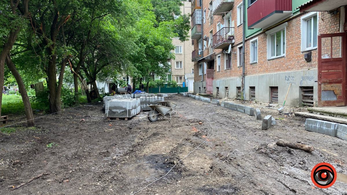 На площі Привокзальній триває ремонт за понад 6 млн грн 10