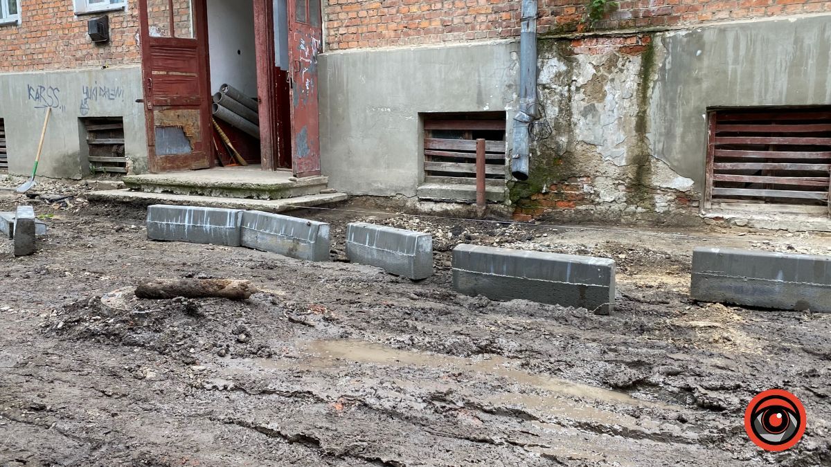 На площі Привокзальній триває ремонт за понад 6 млн грн 8