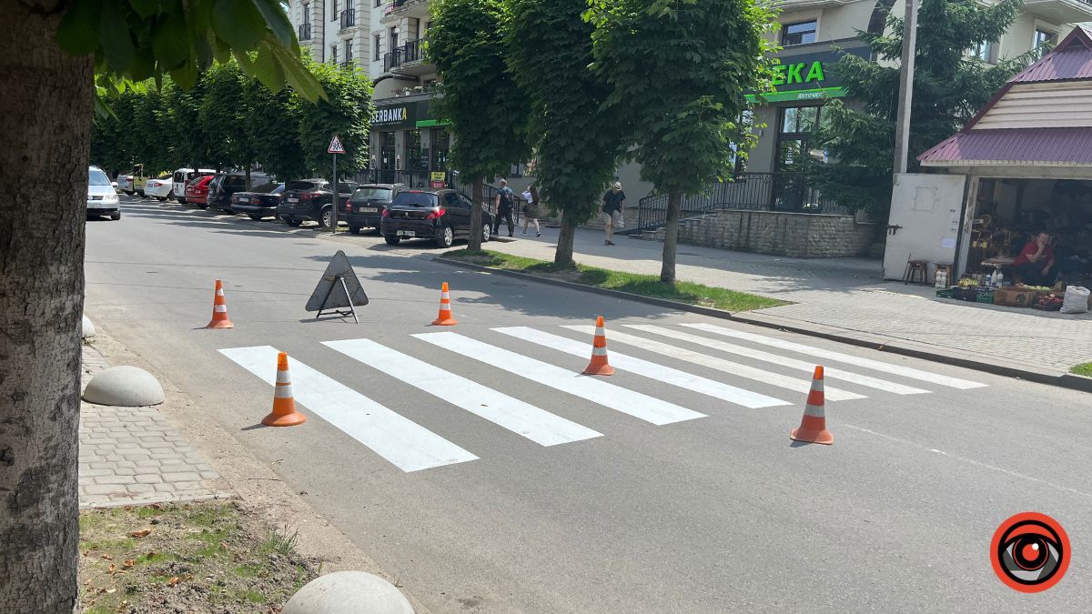 На вулиці Січових Стрільців поновлюють дорожню розмітку: рух ускладнено 1