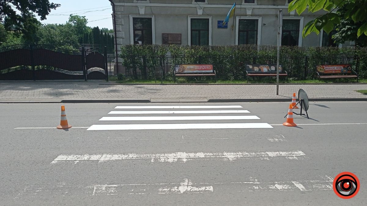 На вулиці Січових Стрільців поновлюють дорожню розмітку: рух ускладнено 2