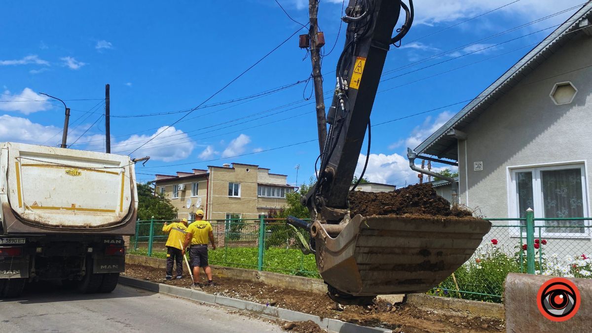 На вулиці Старицького триває ремонт дороги та тротуарів за понад 9 млн грн 3