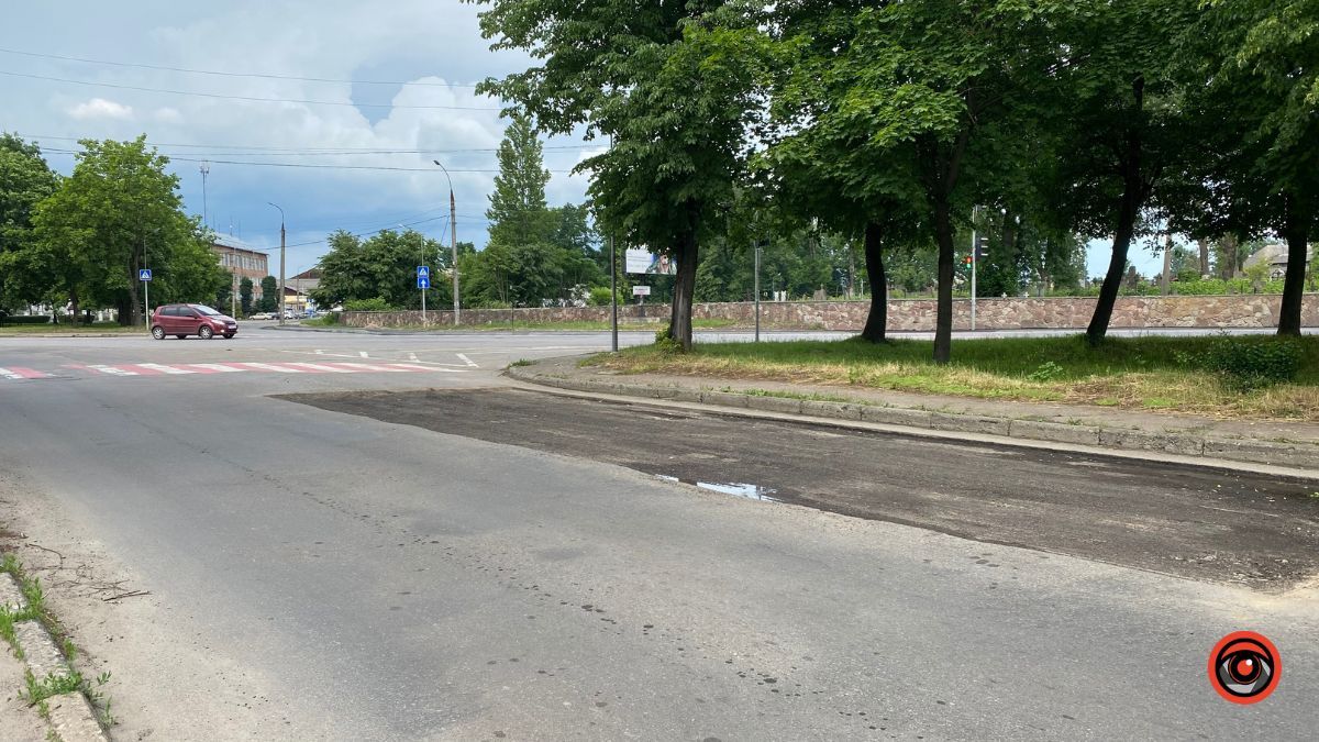 На вулиці Юрія Шкрібляка розпочали ремонт дороги 9