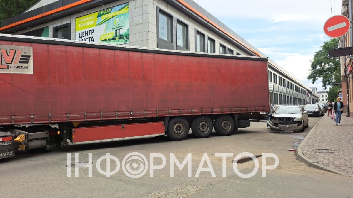 У Коломиї на вулиці Шухевича трапилася ДТП 1