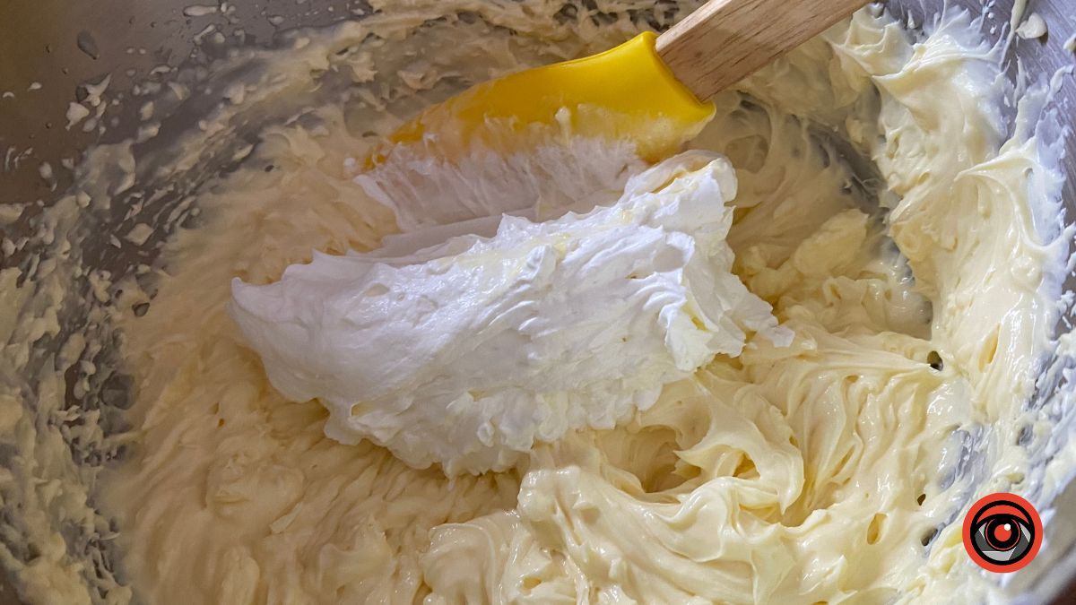 Смачний літній десерт: тірамісу з полуницею 6