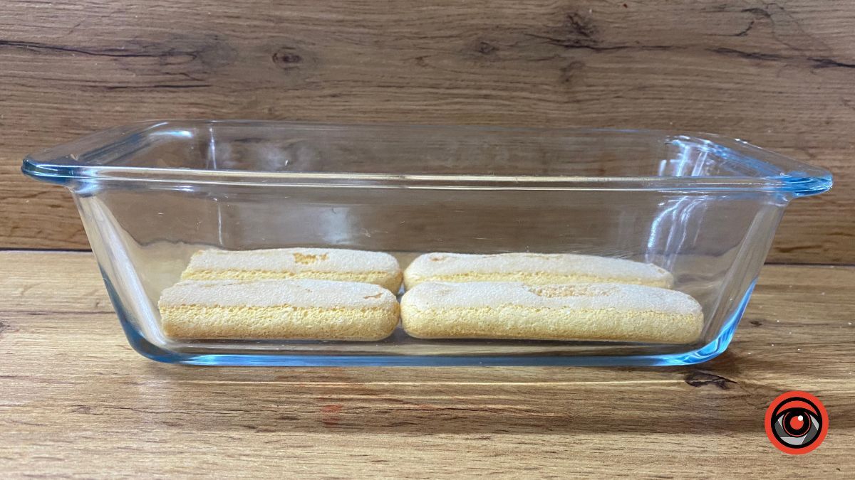 Смачний літній десерт: тірамісу з полуницею 11