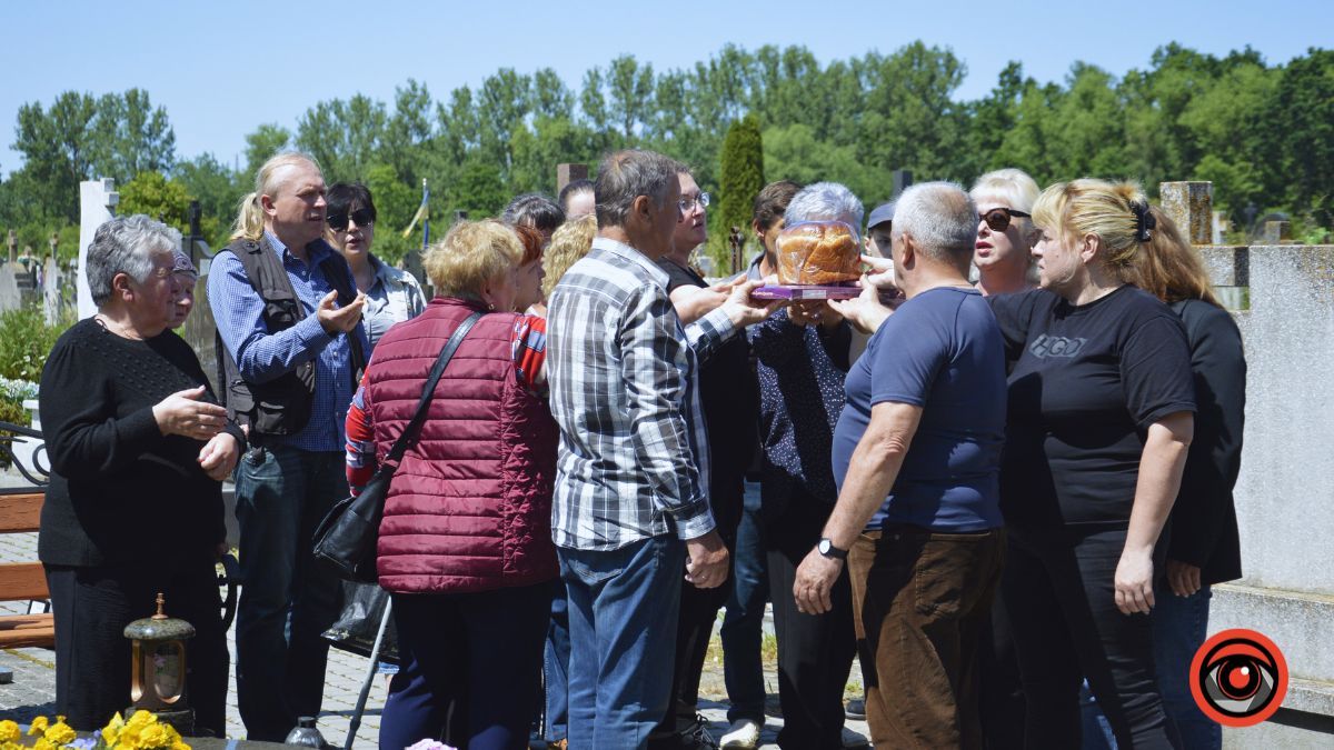 Пам'ять Героя України Тараса Сенюка вшанували у Коломиї 6