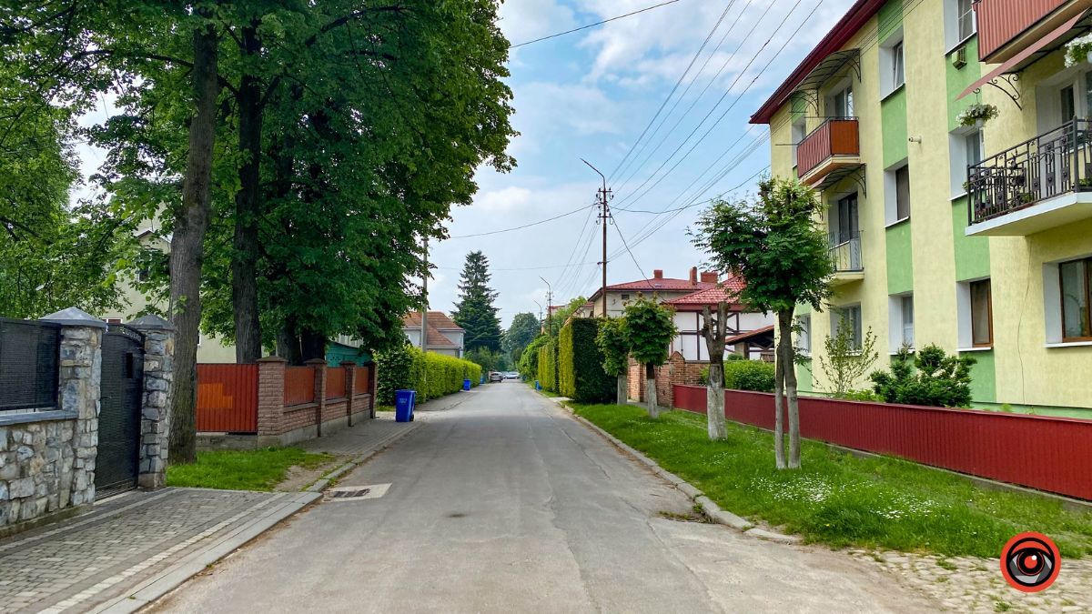 Зелена, спокійна та затишна: історія вулиці Остапа Терлецького 19